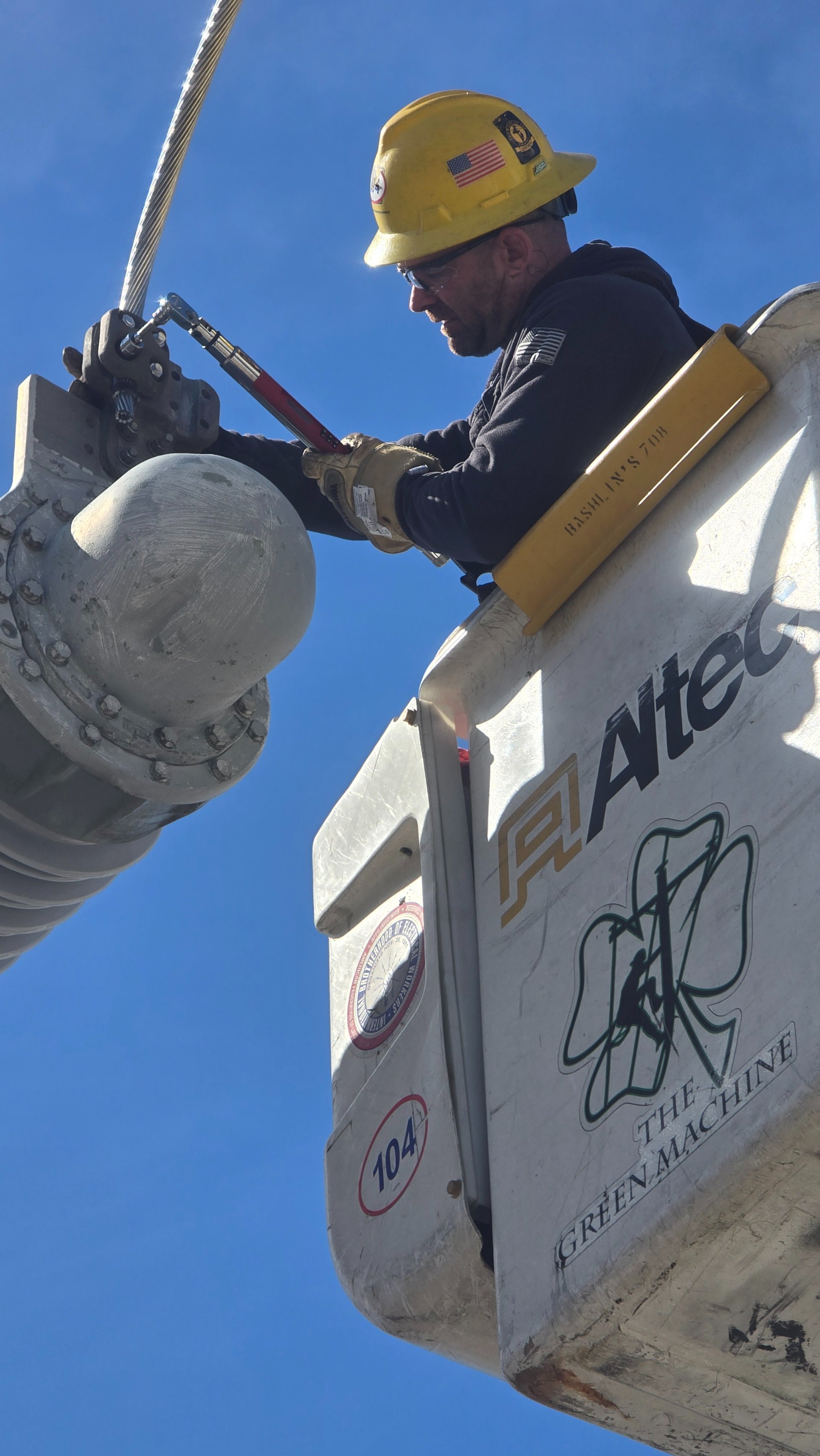 345kV Lineman at Work